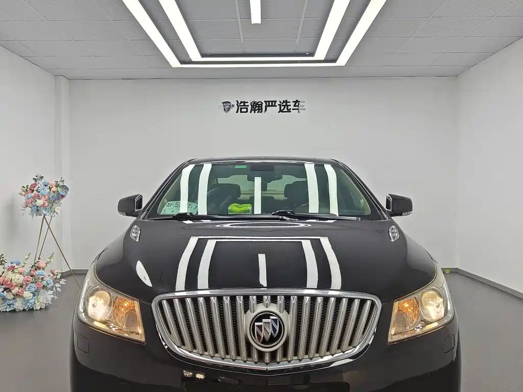 Buick LaCrosse 2011 — фото 2