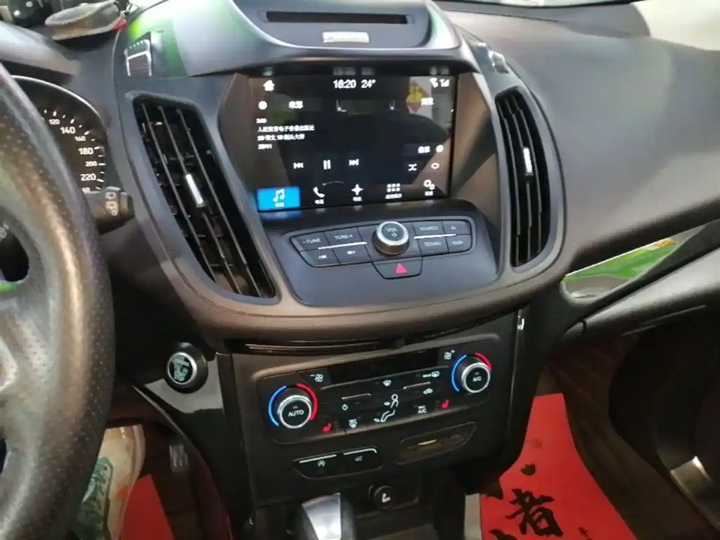 Ford Kuga 2017 — фото 13