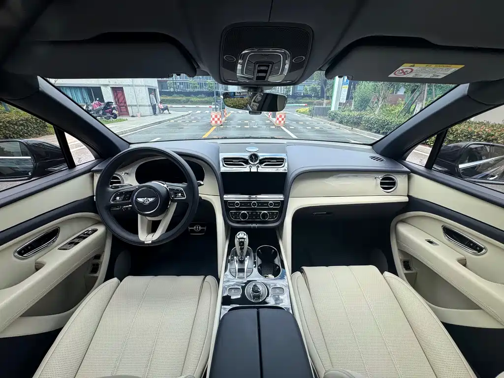 Bentley Bentayga 2024