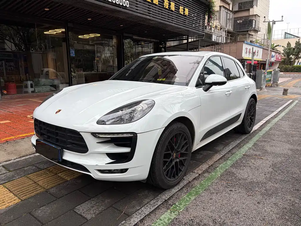 Porsche Macan 2017 — фото 1