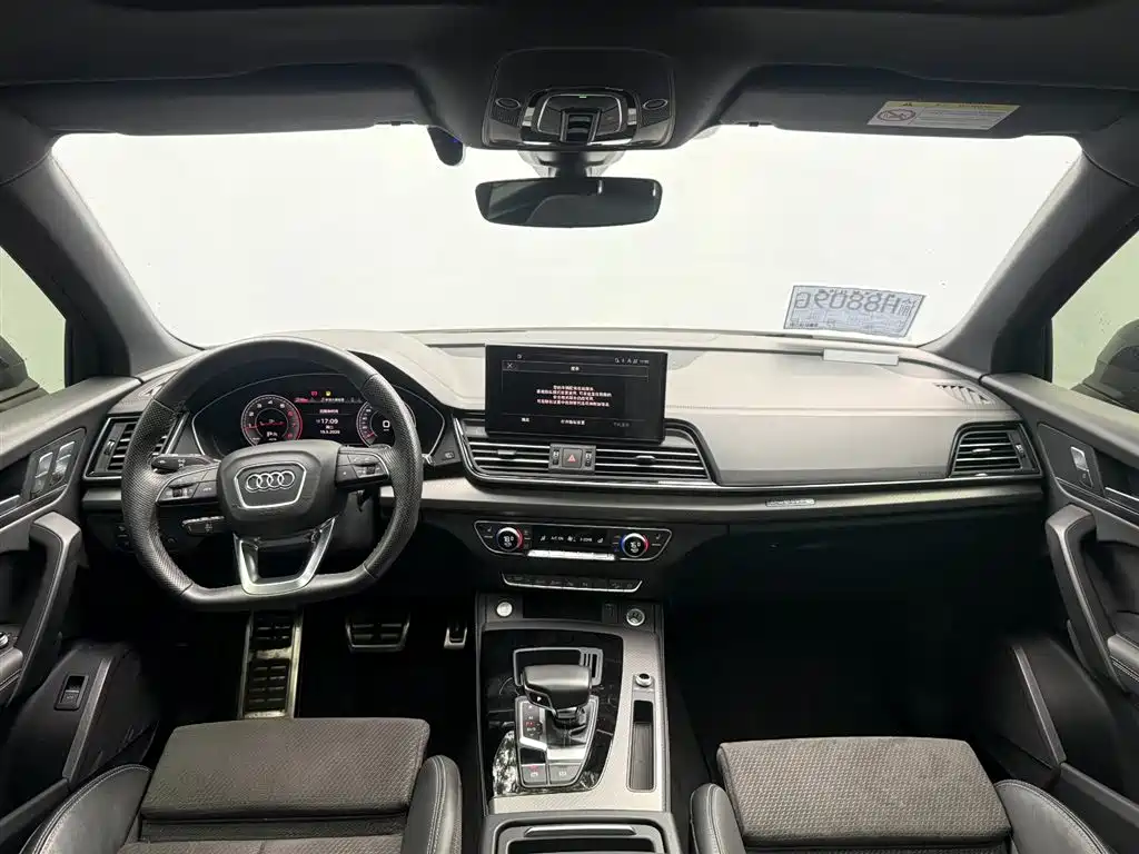 Audi Q5L Sportback 2024 — фото 7