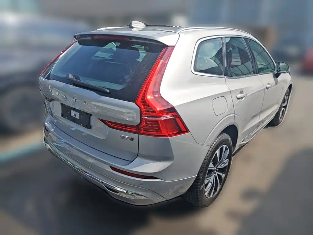 Volvo XC60 2025 — фото 12