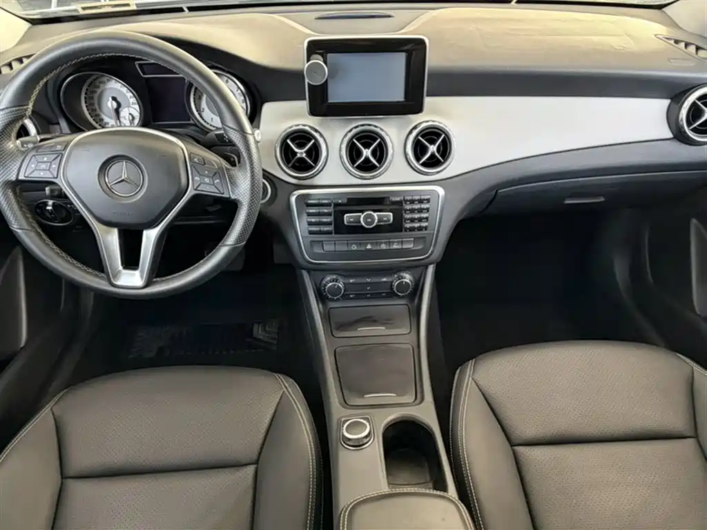 Mercedes-Benz GLA 2015 — фото 18