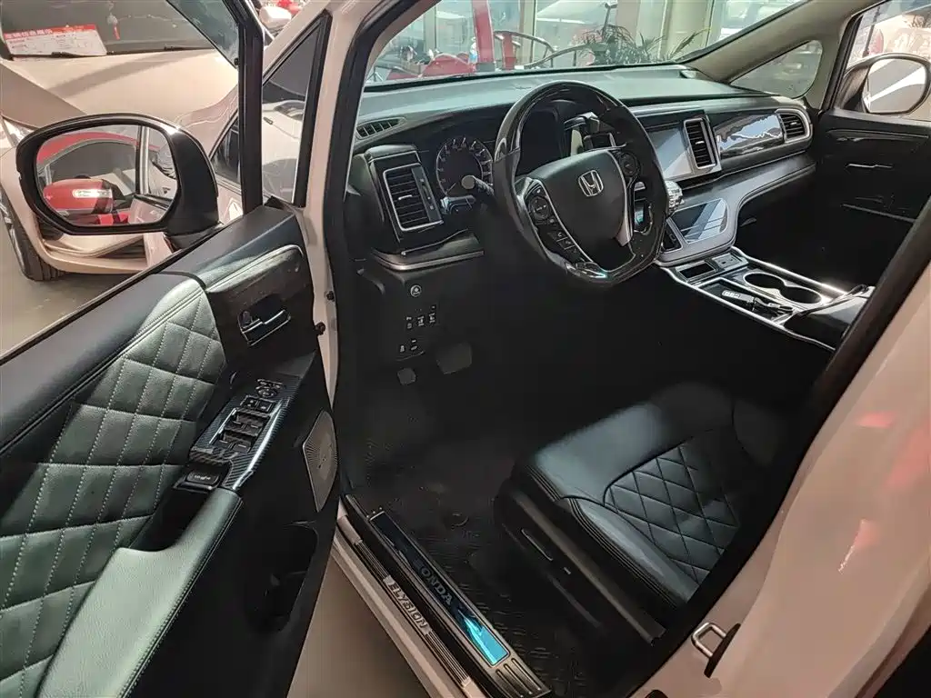 Honda Elysion 2019 — фото 12