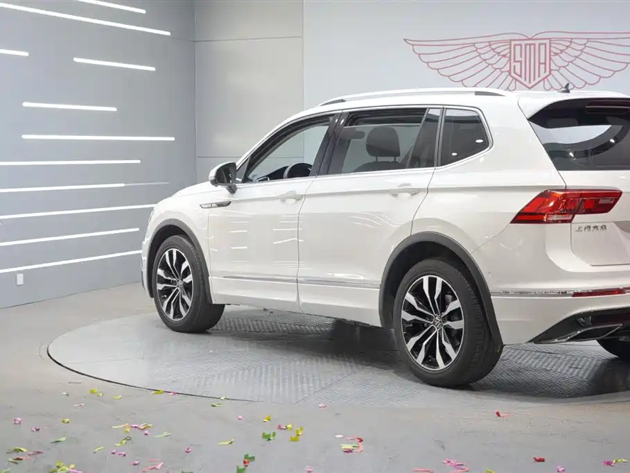 Volkswagen Tiguan L 2021 — фото 3