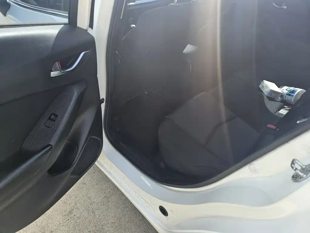Mazda 3 Axela 2016
