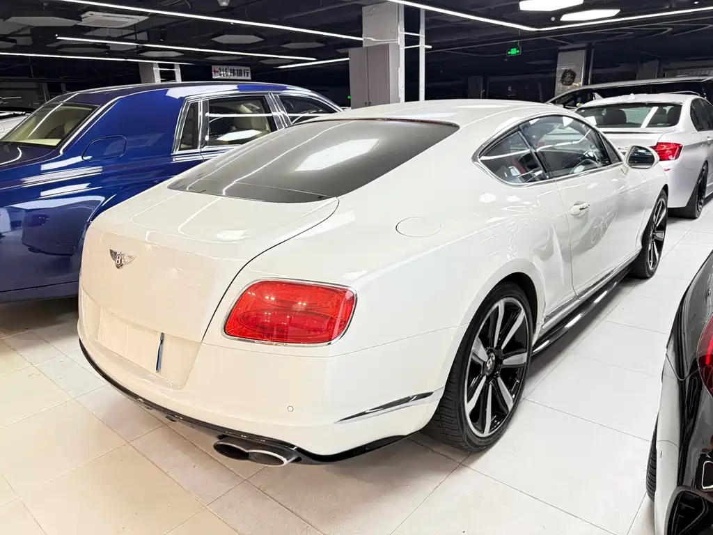 Bentley Continental 2016 — фото 9