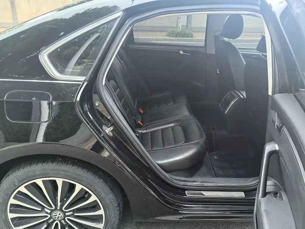 Volkswagen Passat 2019 — фото 17