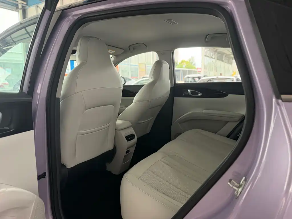Geely Galaxy Starwish 2025 — фото 7