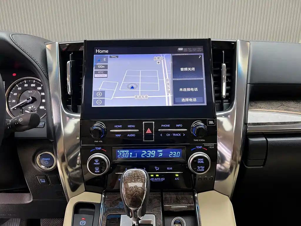 Toyota Alphard 2023 — фото 5