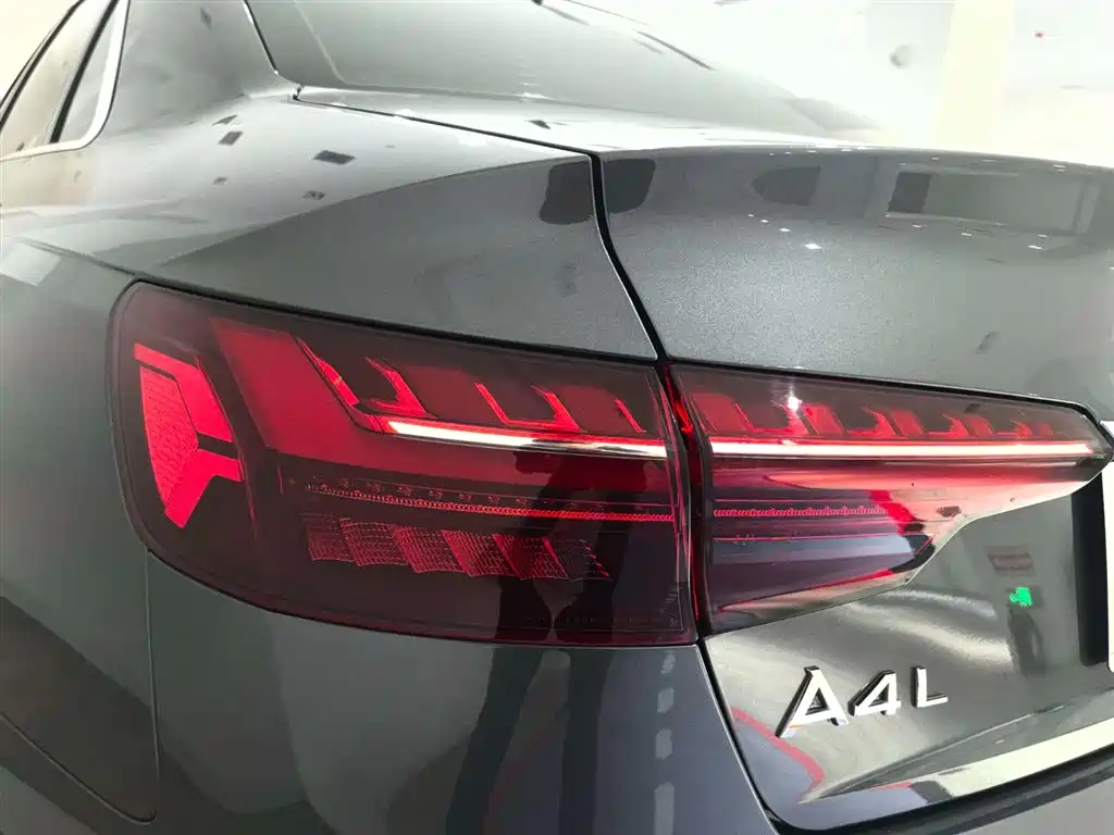 Audi A4L 2020 — фото 17