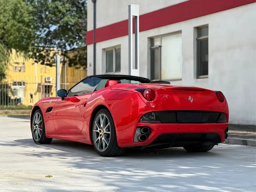 Ferrari California T 2011 — фото 4