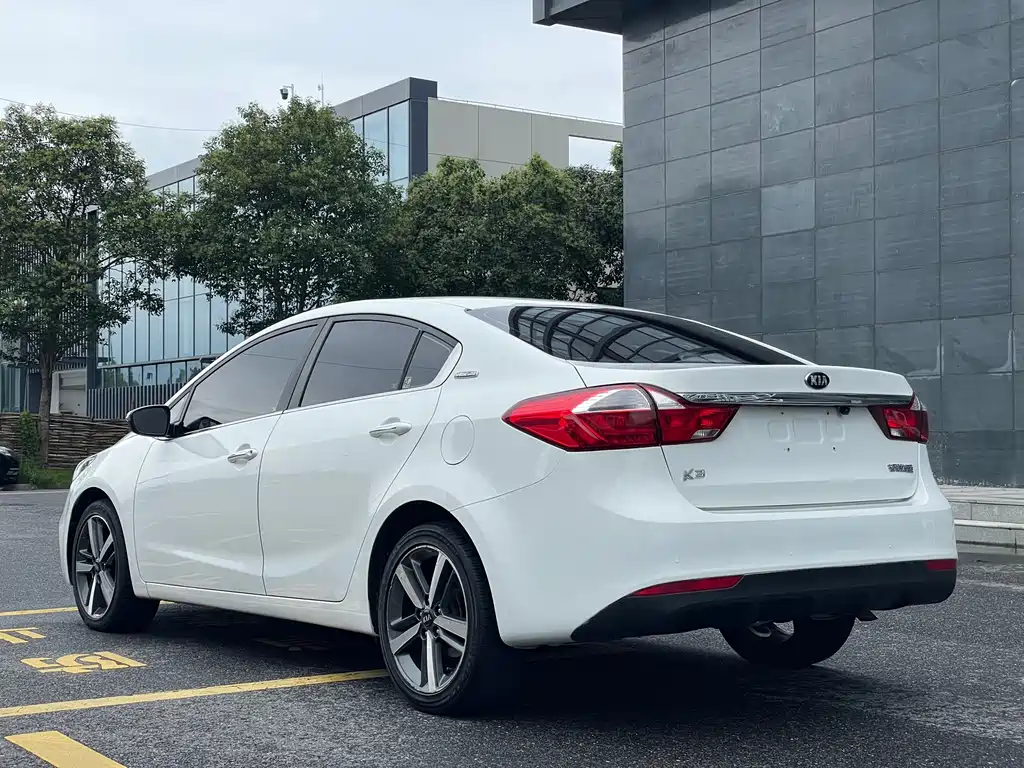 Kia K3 2018 — фото 14