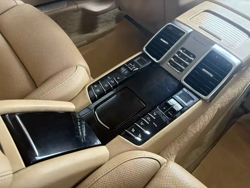 Porsche Panamera 2015 — фото 12