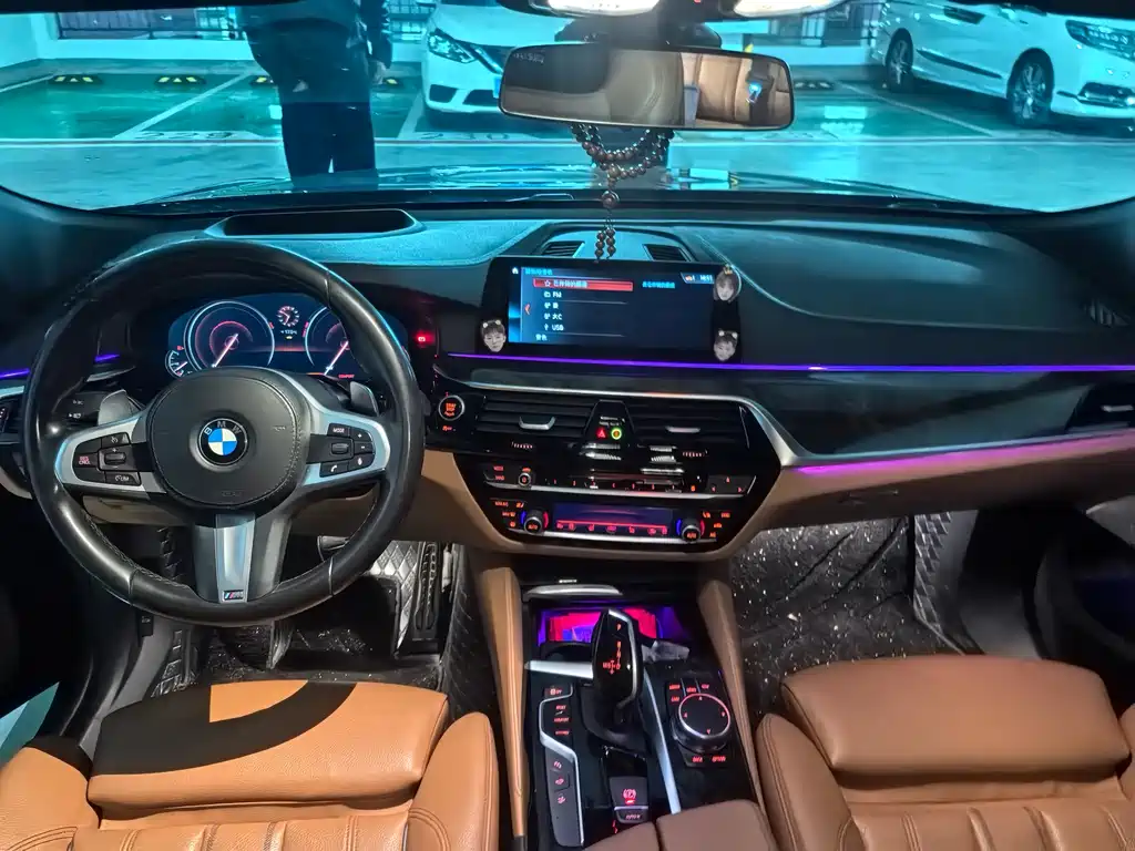 BMW 6 Series GT 2018 — фото 12