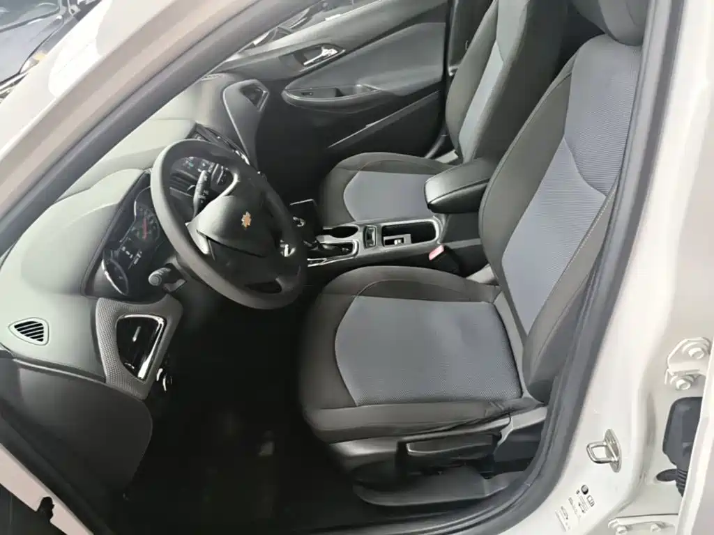 Chevrolet Cruze 2018 — фото 15