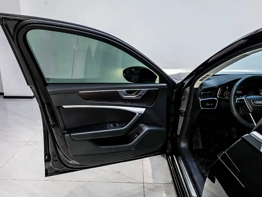Audi A6L 2022 — фото 8
