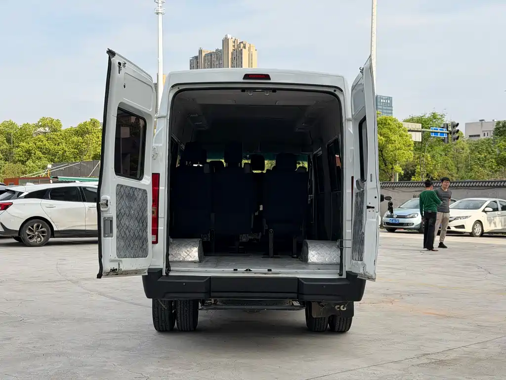 IVECO Daily 2025 — фото 11