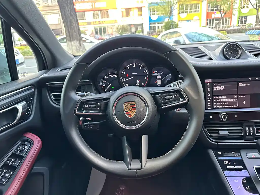 Porsche Macan 2022 — фото 12
