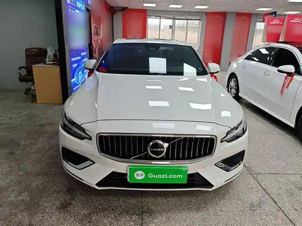 Volvo S60 2023