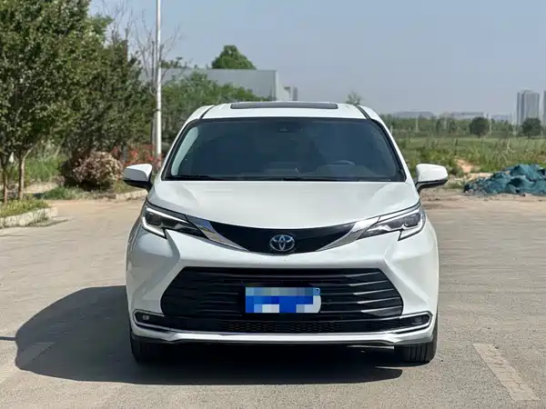 Toyota Sienna 2024