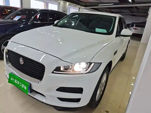 Jaguar F-PACE 2017