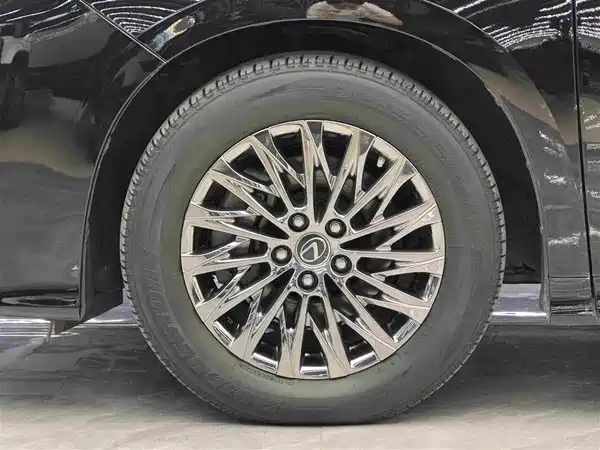 Lexus LM 2023