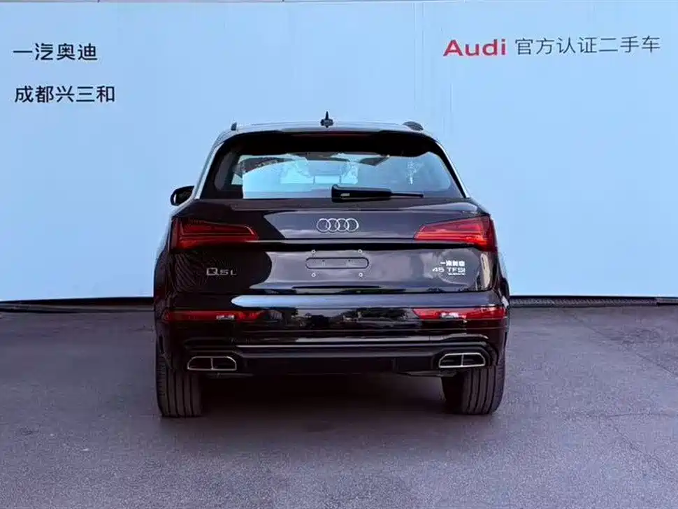 Audi Q5L — фото 5
