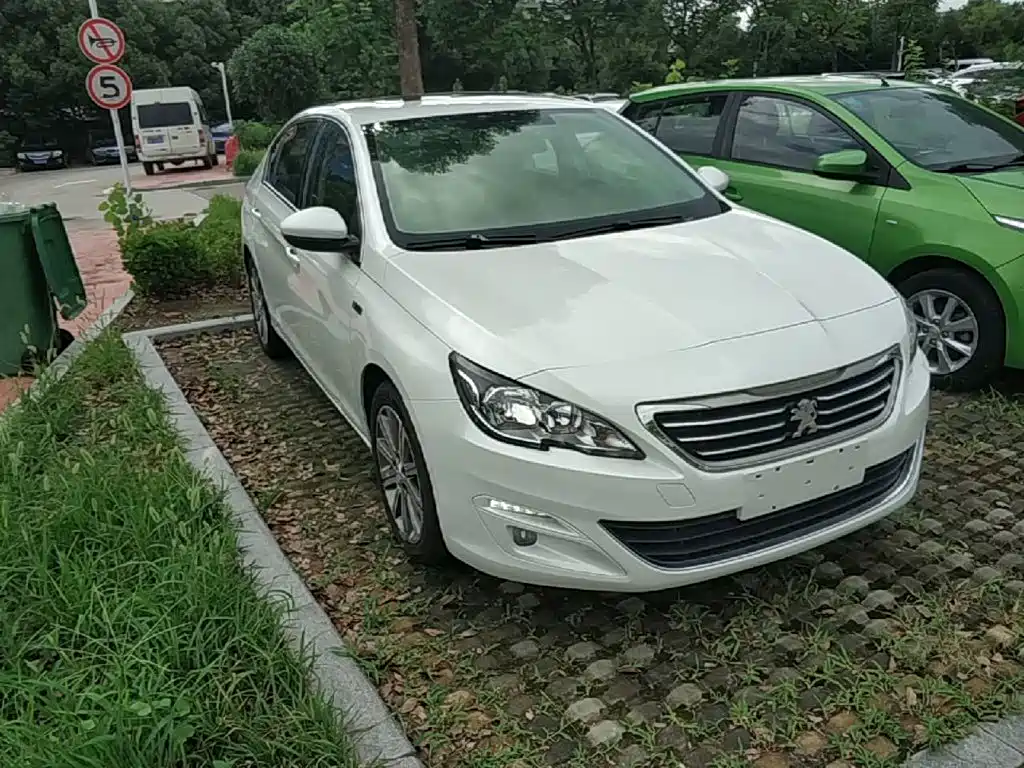 Peugeot 408 2016