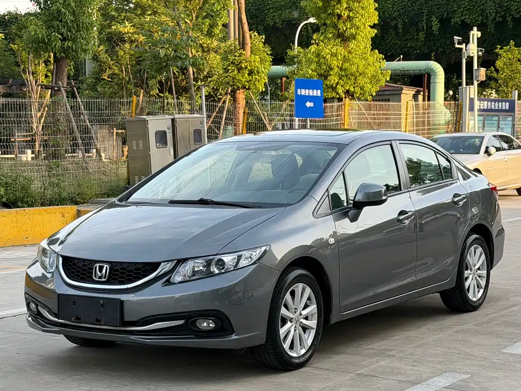 Honda Civic 2015 — фото 1