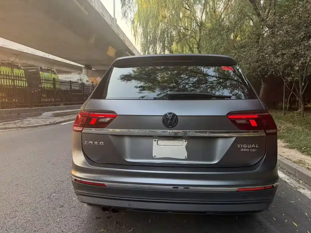 Volkswagen Tiguan L 2017 — фото 12