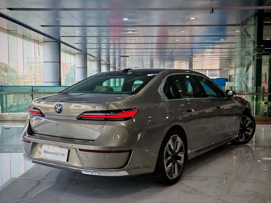 BMW i7 2022 — фото 4