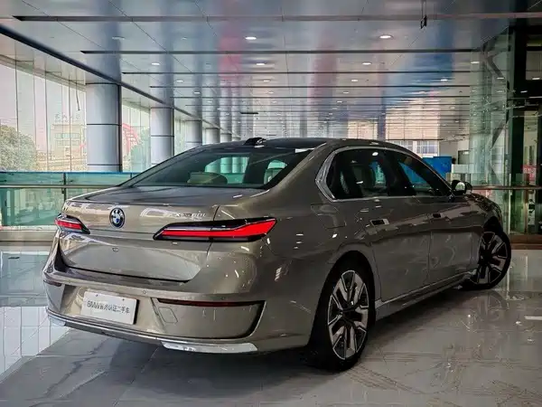 BMW i7 2022