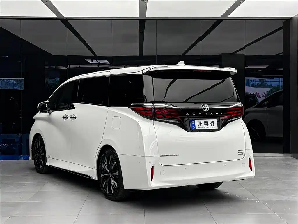 Toyota Alphard 2024