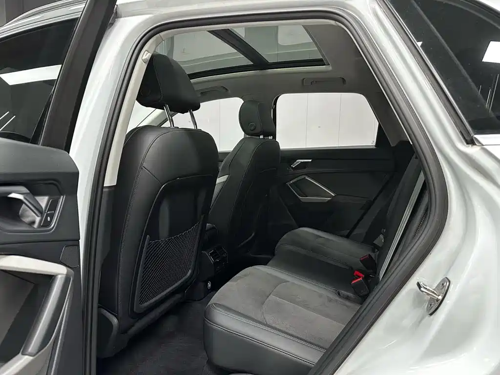 Audi Q3 2023 — фото 16