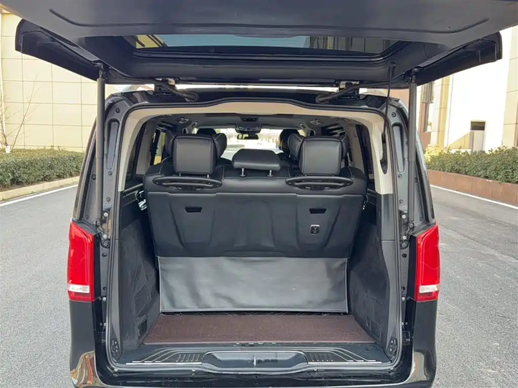 Mercedes-Benz V-Class 2020 — фото 10