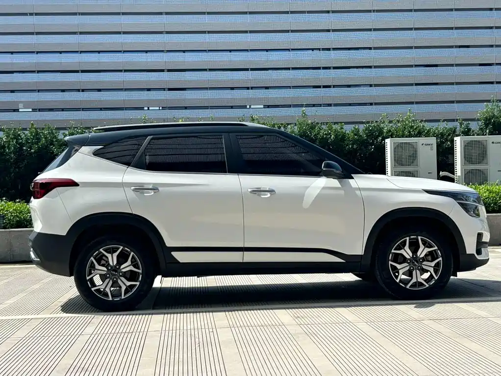Kia KX3 Proud Running 2022