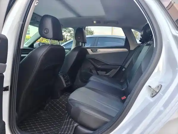 Volkswagen Sagitar 2025