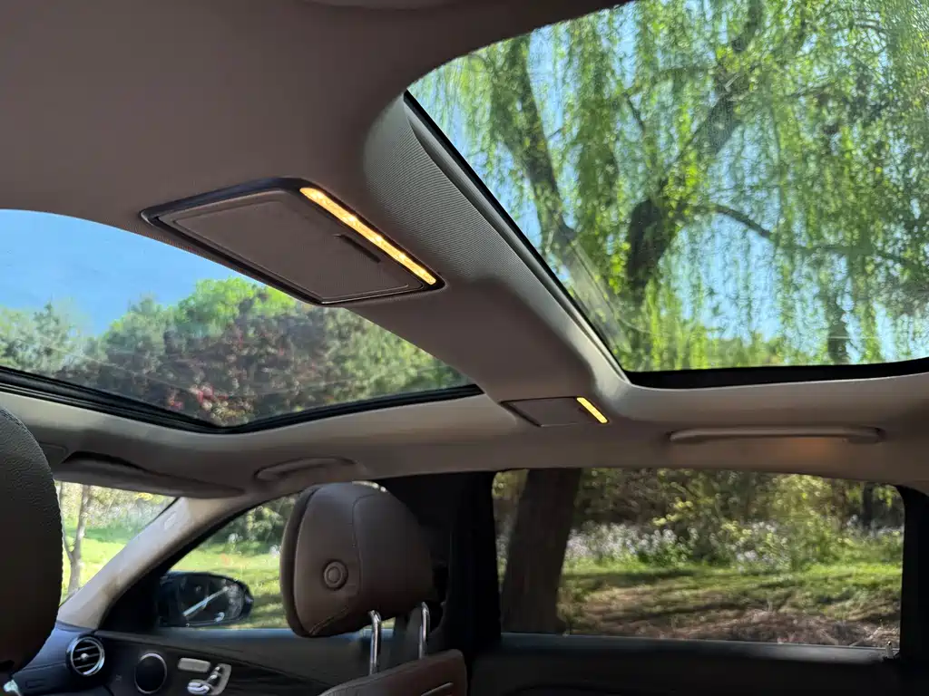 Mercedes-Benz E-Class 2019 — фото 14
