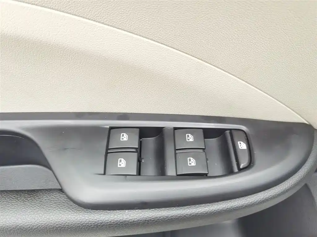 Buick Excelle 2018 — фото 9