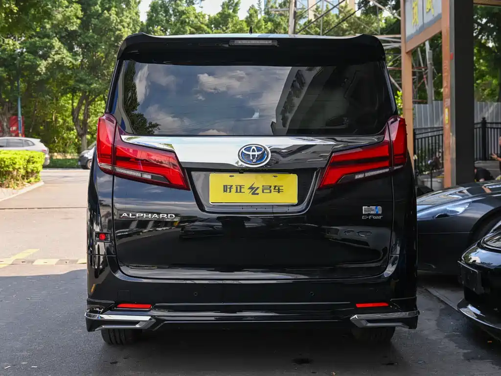 Toyota Alphard 2022 — фото 5