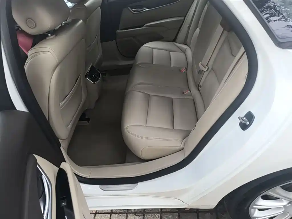 Cadillac XTS 2017 — фото 17