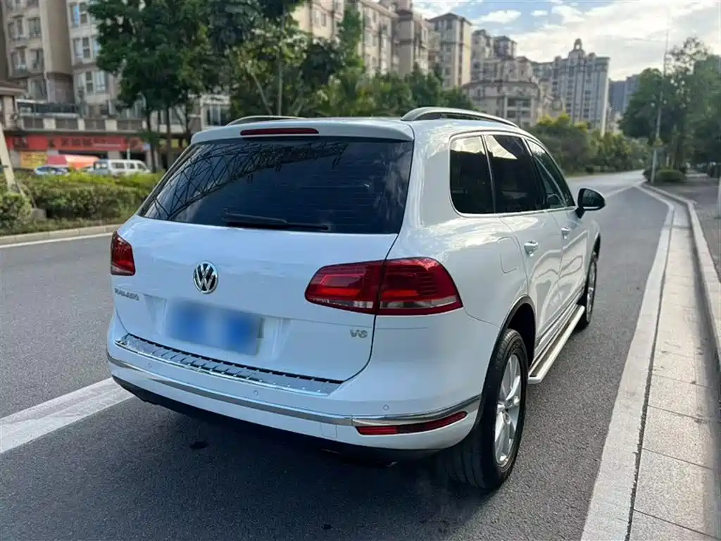 Volkswagen Touareg 2017 — фото 24