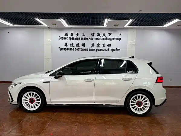 Volkswagen Golf 2023