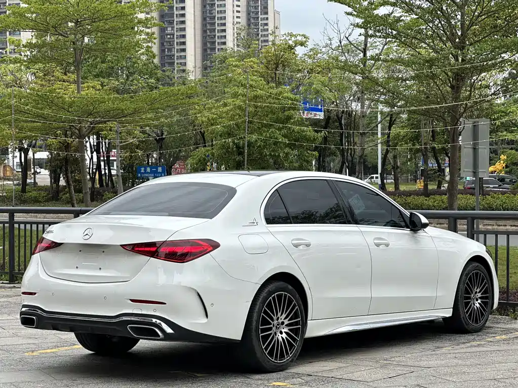 Mercedes-Benz C-Class 2023 — фото 9