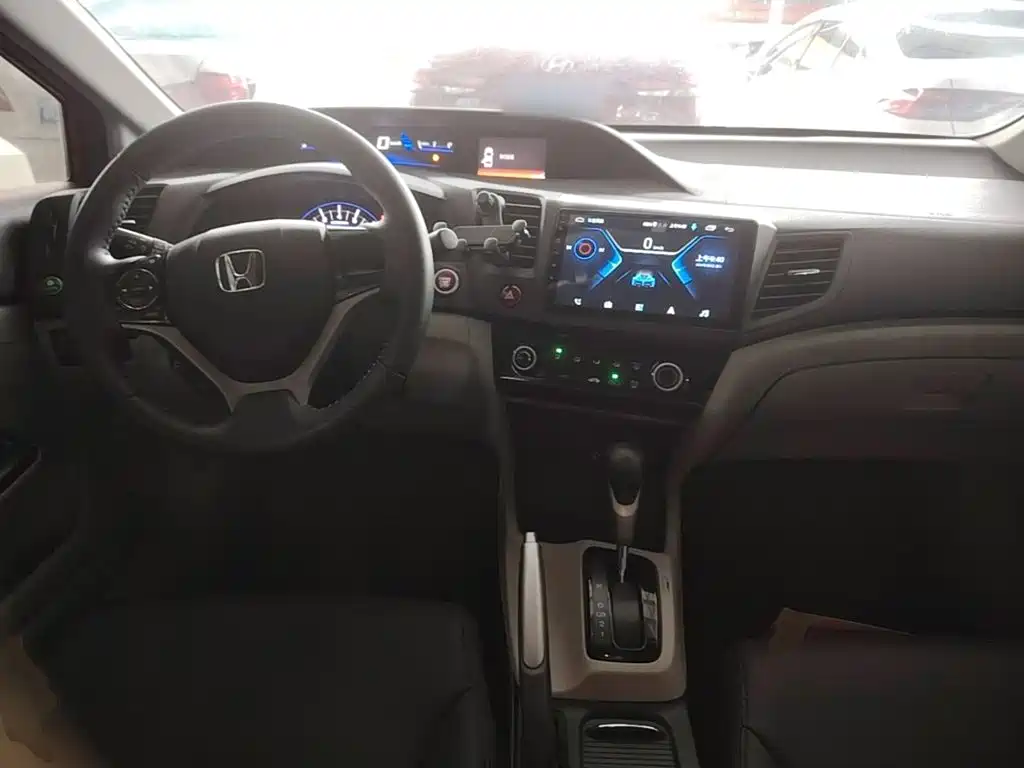 Honda Civic 2016 — фото 10