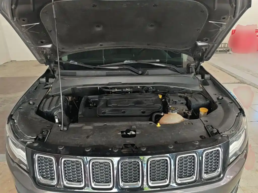 Jeep Compass 2018 — фото 20