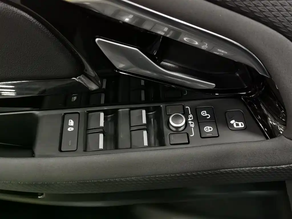Land Rover Evoque 2021 — фото 9