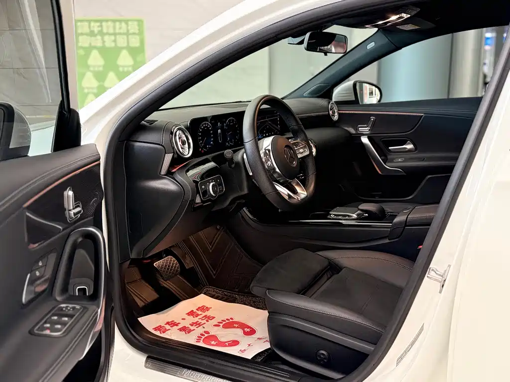 Mercedes-Benz A-Class 2022 — фото 8