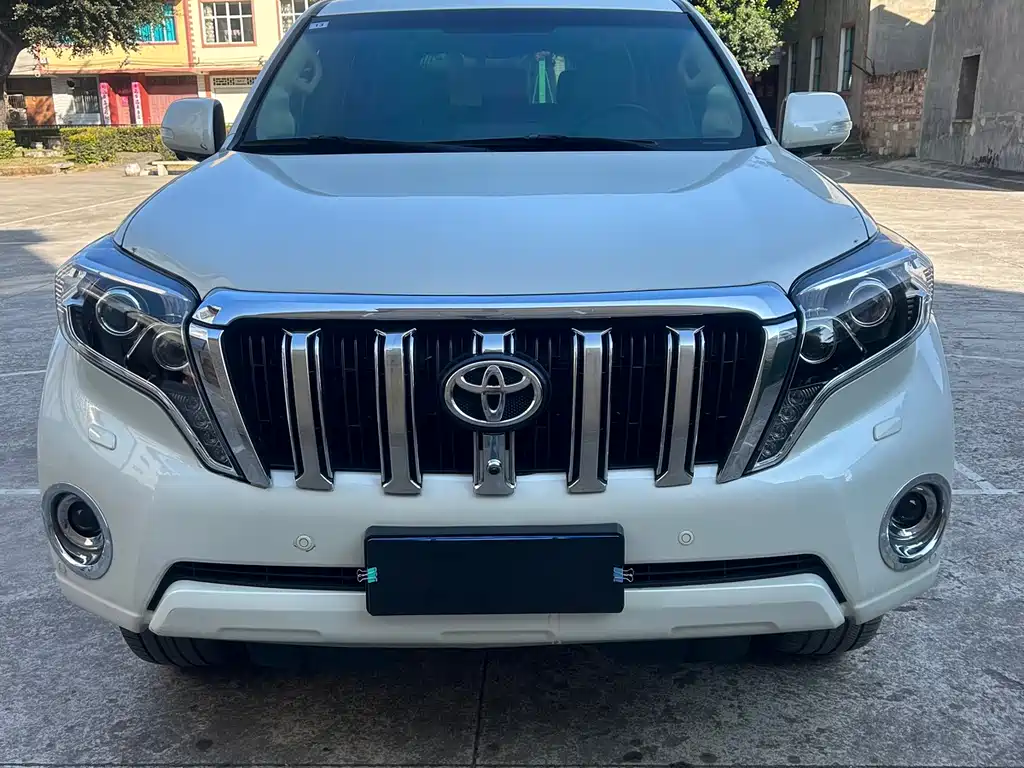 Toyota Prado 2016 — фото 1
